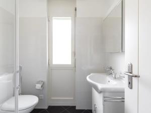 Imagen de la galería de Apartment Robinia-City by Interhome, en Locarno