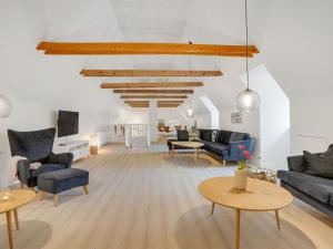 Posezení v ubytování Holiday Home Thordis by Interhome