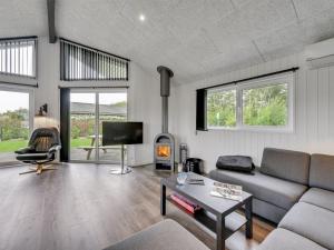 Posezení v ubytování Holiday Home Leeve - 1-4km to the inlet by Interhome