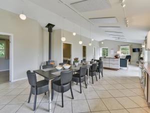 Restaurace v ubytování Holiday Home Najdenka - 25km from the sea by Interhome