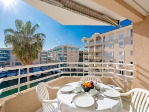 Balkón alebo terasa v ubytovaní Apartment Port d'Attache-10 by Interhome