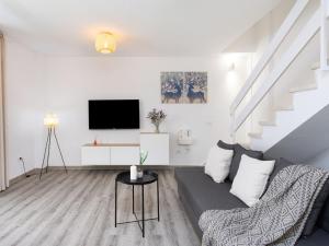 TV a/nebo společenská místnost v ubytování Apartment Deluxe Altemar by Interhome