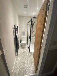 Bathroom sa Amazing Two Bedroom Apartment - SR