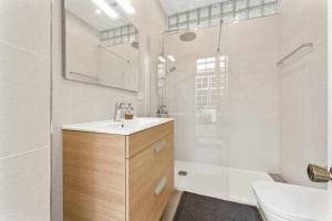 Kúpeľňa v ubytovaní Valls De Quintana Casa Emblemática Arrecife + 19 fotografií