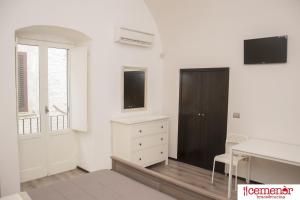 A television and/or entertainment centre at B&B Cemener