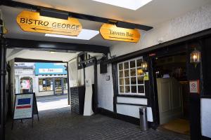 Certifikát, hodnocení, plakát nebo jiný dokument vystavený v ubytování The George Hotel