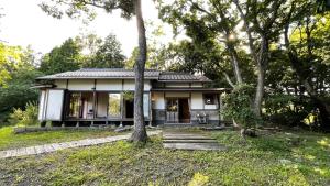 Gallery image of Tsuki no An -Cottage Moon- 月の庵- 大自然と木に囲まれた一軒家 in Kokonoe