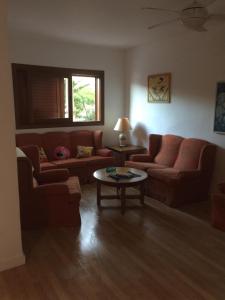 A seating area at Sol-Paraíso