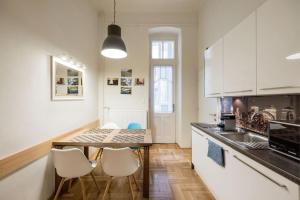 Kuchyňa alebo kuchynka v ubytovaní Klarahome 2 Bedroom Apartment