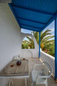 Balkón nebo terasa v ubytování Golden Beach Glyfada Studios