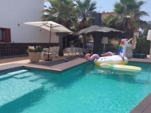 The swimming pool at or close to Sol-Paraíso