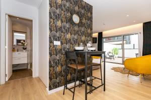 Køkken eller tekøkken på Marinha Grande Apartamentos N3 GOLD + 35 billeder