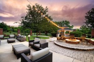 a patio with a gazebo and a fire pit at Courtyard Philadelphia Valley Forge Collegeville in Collegeville