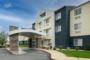 a rendering of the front of a hotel at Fairfield Inn & Suites Jefferson City in Jefferson City