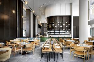 Restaurace v ubytování JW Marriott Edmonton ICE District