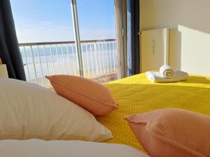 Posteľ alebo postele v izbe v ubytovaní MIREILLE - Appartement 4 etoiles vue mer - 2 a 4 pers