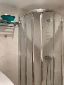 Łazienka w obiekcie SERVICE APART LAZARO- Apartamentos Aguamarina 58