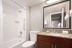 Koupelna v ubytování Residence Inn by Marriott Las Vegas Convention Center