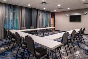 Zona de negocis o sala de conferències de Fairfield Inn & Suites by Marriott Fort Worth Southwest at Cityview