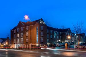 a building with a street light on top of it at Fairfield Inn Kansas City Downtown/Union Hill in Kansas City