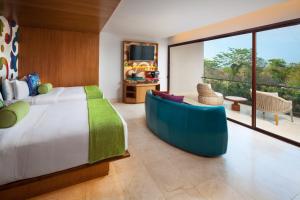 Кровать или кровати в номере W Costa Rica Resort – Playa Conchal