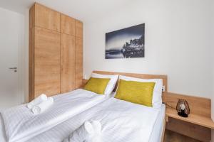 Posteľ alebo postele v izbe v ubytovaní Deluxe Apartment Lipno - Lake Side Village, Frymburk nad Vltavou