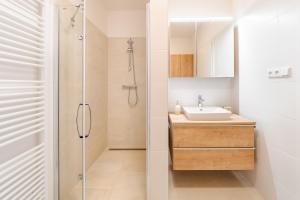 Kúpeľňa v ubytovaní Deluxe Apartment Lipno - Lake Side Village, Frymburk nad Vltavou