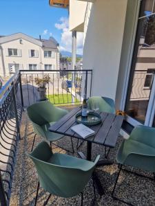 Balkón alebo terasa v ubytovaní Deluxe Apartment Lipno - Lake Side Village, Frymburk nad Vltavou