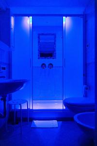 Vonios kambarys apgyvendinimo įstaigoje Optimus B&B