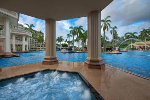 Bazén v ubytování Marriott's Kaua'i Beach Club nebo v jeho okolí