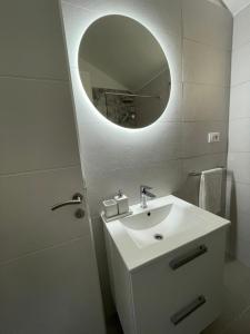 Koupelna v ubytování Apartment Olyntha + 22 fotografií