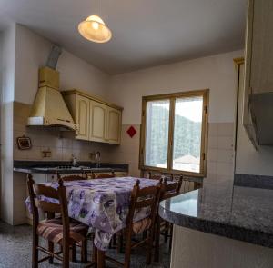 Kuchyňa alebo kuchynka v ubytovaní Agriturismo La Rocca + 37 fotografií