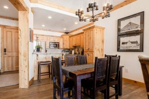 Fotografie z fotogalerie ubytování Modern Mountain Retreat v destinaci Victor + 10 fotografií