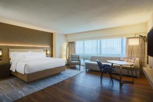 Postel nebo postele na pokoji v ubytování The Westin O'Hare