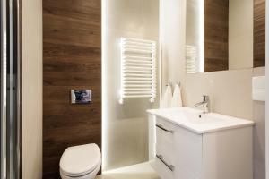 Bathroom sa Apartamenty Platinia - komfortowe noclegi Kraków Stare Miasto