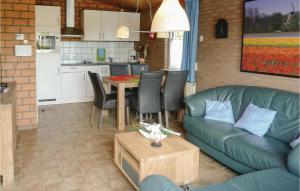 Posezení v ubytování 3 Bedroom Amazing Home In Callantsoog