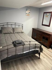Katil atau katil-katil dalam bilik di Modern one bedroom apartment