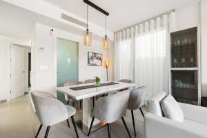 Zdjęcie z galerii obiektu CB Living - 3 bedroom home in Punta Prima w mieście Torrevieja