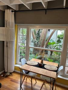 Battiss Guest House的阳台或露台