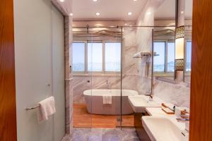 Bagno di Damask Resort