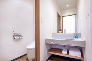Koupelna v ubytování HOTEL MYSTAYS Nishi Shinjuku