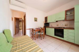 A kitchen or kitchenette at Villetta Grazia