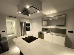 Zdjęcie z galerii obiektu Estupendo apartamento en planta 23 primera línea w mieście Benidorm