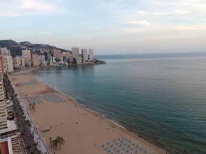 Zdjęcie z galerii obiektu Estupendo apartamento en planta 23 primera línea w mieście Benidorm