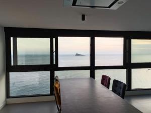 Zdjęcie z galerii obiektu Estupendo apartamento en planta 23 primera línea w mieście Benidorm
