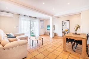 Posedenie v ubytovaní Penthouse Ancla 562 Levante Beach