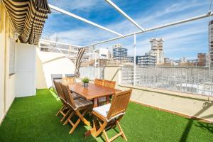 Balkon lub taras w obiekcie Penthouse Ancla 562 Levante Beach