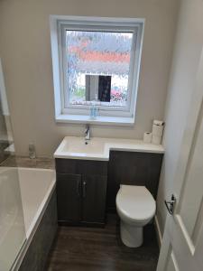 APARTMENT in BARNSLEY CENTRAL的一间浴室
