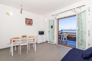 Gallery image of Appartamento monolocale vista mare FT6 in Cascabraga