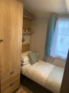 Cama ou camas em um quarto em The Cornish Hideaway